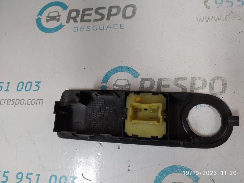 MANDO ELEVALUNAS DELANTERO IZQUIERDO 254118722R  - imagen 2