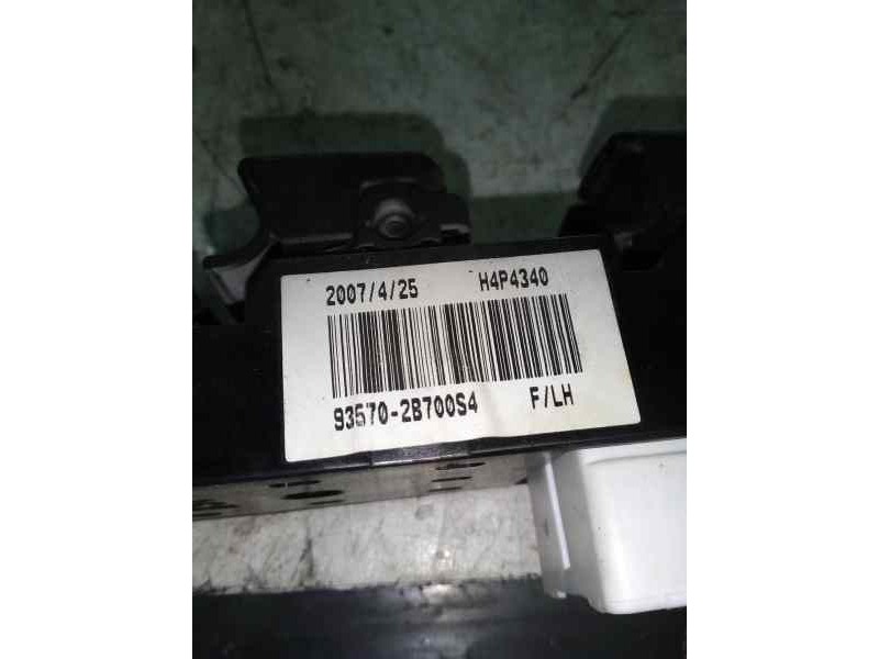 MANDO ELEVALUNAS DELANTERO IZQUIERDO 935702B700S4  - imagen 3