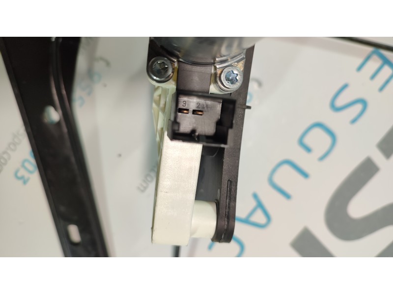 ELEVALUNAS DELANTERO DERECHO 3G0837462C  - imagen 2