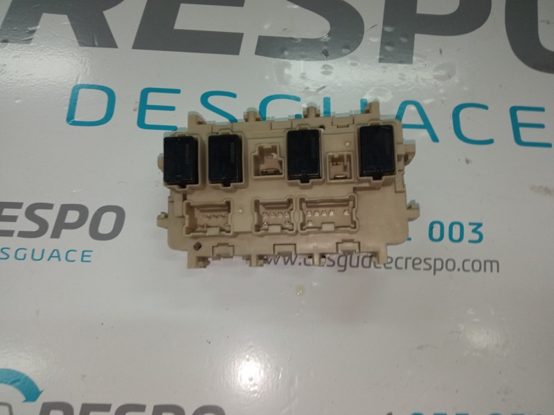 CAJA RELES / FUSIBLES 4EB0C  - imagen 2