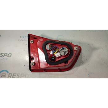 PILOTO TRASERO DERECHO INTERIOR 92404H8  - miniatura 2