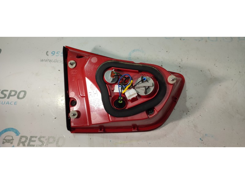 PILOTO TRASERO DERECHO INTERIOR 92404H8  - imagen 2