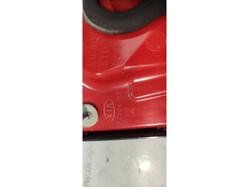 PILOTO TRASERO DERECHO INTERIOR 92404H8  - imagen 3