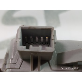 MOTOR APERTURA TRAMPILLAS CLIMATIZADOR EA1F0EDFAA02  - miniatura 2