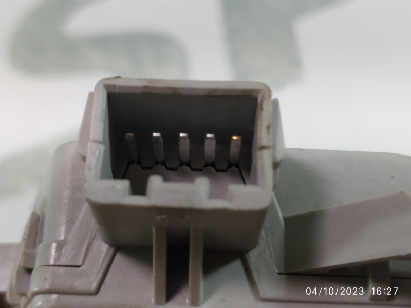 MOTOR APERTURA TRAMPILLAS CLIMATIZADOR EA1F0EDFAA02  - imagen 2