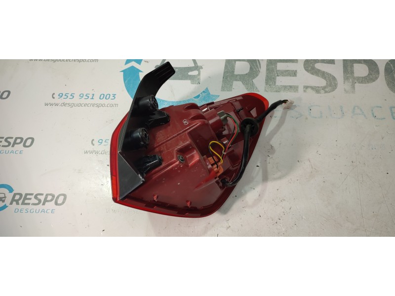 PILOTO TRASERO IZQUIERDO 92401H8  - imagen 2