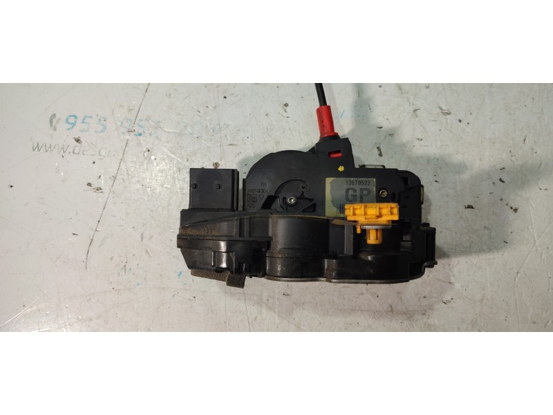 CERRADURA PUERTA DELANTERA DERECHA 13579523  - imagen 1
