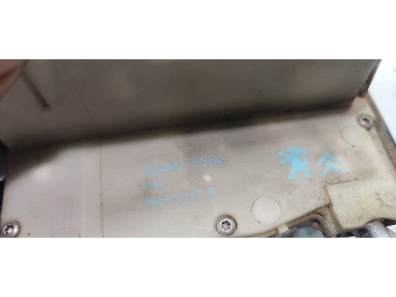 CERRADURA PUERTA DELANTERA DERECHA 9688079980  - imagen 2