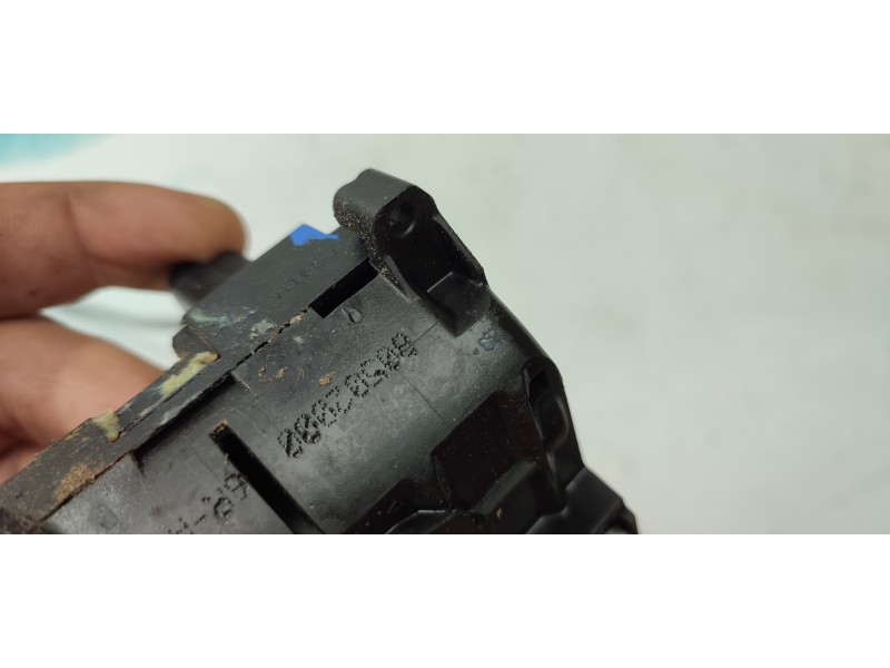 CERRADURA PUERTA DELANTERA DERECHA 805020006R  - imagen 3