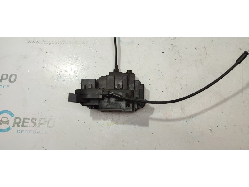 CERRADURA PUERTA TRASERA IZQUIERDA 825030032R  - imagen 1