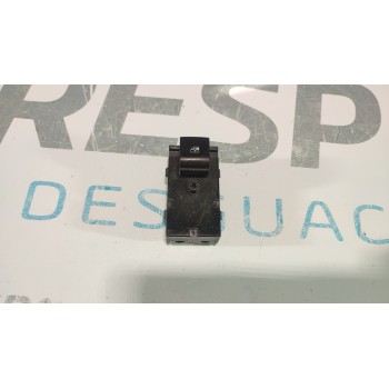 MANDO ELEVALUNAS TRASERO DERECHO 13408452 