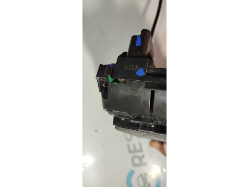 CERRADURA PUERTA TRASERA IZQUIERDA 825030032R  - imagen 3