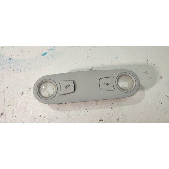 LUZ INTERIOR 8T0947111 