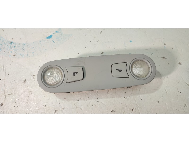 LUZ INTERIOR 8T0947111  - imagen 1