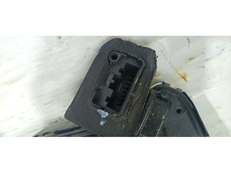 CERRADURA PUERTA TRASERA DERECHA 5NA839016C  - imagen 2