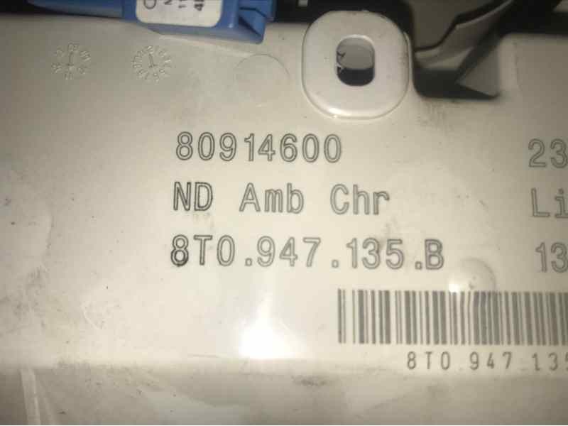 LUZ INTERIOR 8T0947135B  - imagen 2