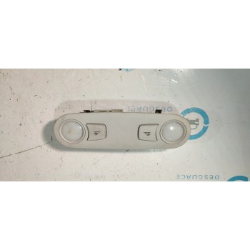 LUZ INTERIOR 8T0947111AT 