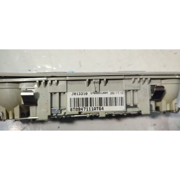 LUZ INTERIOR 8T0947111AT  - miniatura 3