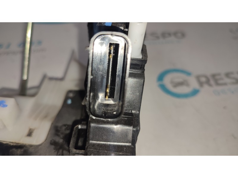 CERRADURA PUERTA DELANTERA DERECHA 81320C8040  - imagen 2