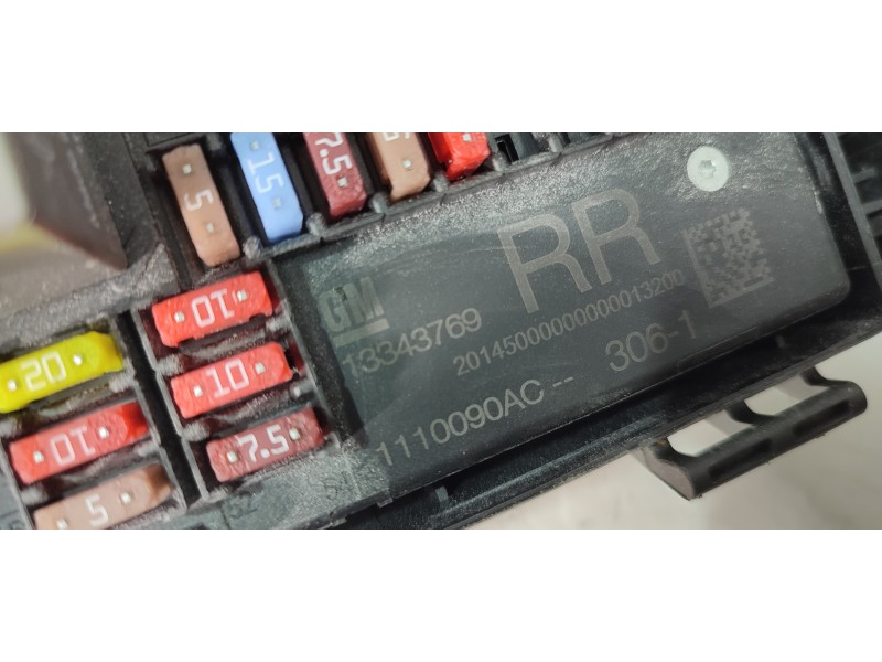 CAJA RELES / FUSIBLES 13343769  - imagen 2