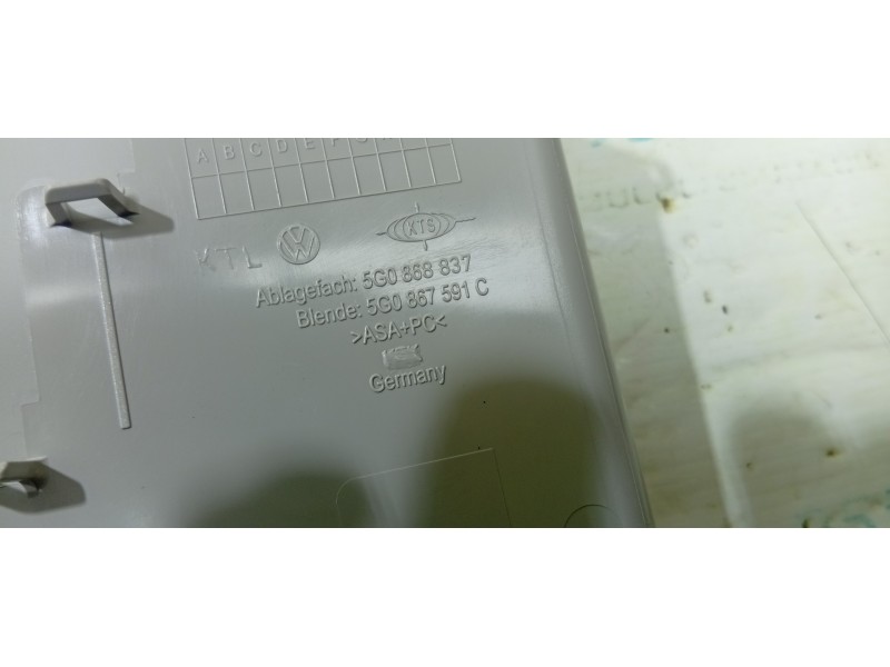 LUZ INTERIOR 5G0868837  - imagen 3