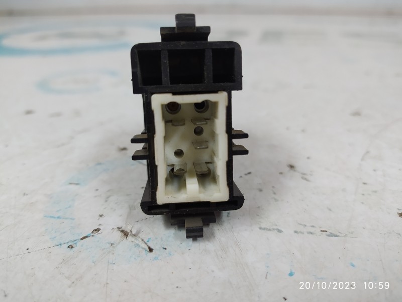 MANDO ELEVALUNAS DELANTERO DERECHO  - imagen 2