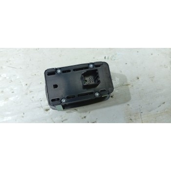 MANDO ELEVALUNAS DELANTERO DERECHO 670025405  - miniatura 3