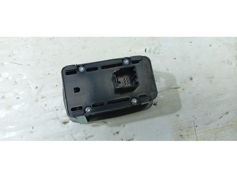 MANDO ELEVALUNAS DELANTERO DERECHO 670025405  - imagen 3