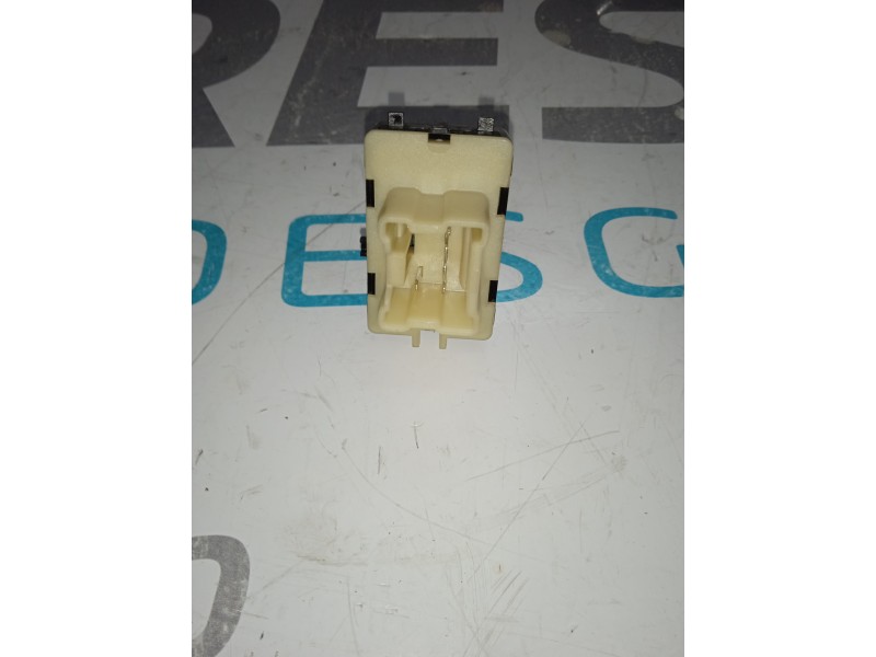 MANDO ELEVALUNAS DELANTERO DERECHO 254218614R  - imagen 2