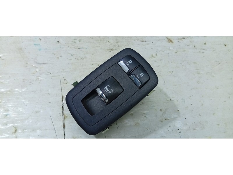 MANDO ELEVALUNAS TRASERO IZQUIERDO 670025405  - imagen 1