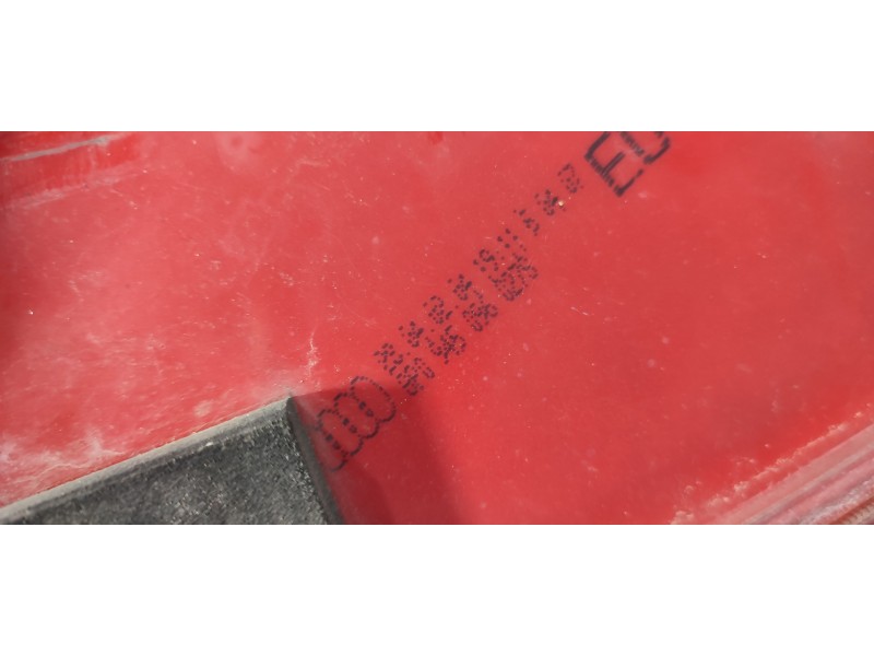 PILOTO TRASERO DERECHO 8P0945096  - imagen 4