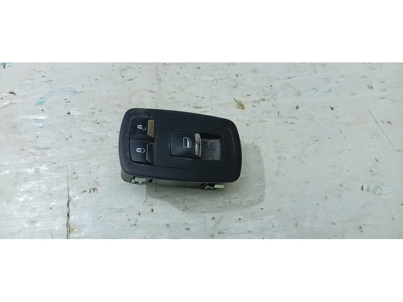 MANDO ELEVALUNAS TRASERO DERECHO 670025405  - imagen 1