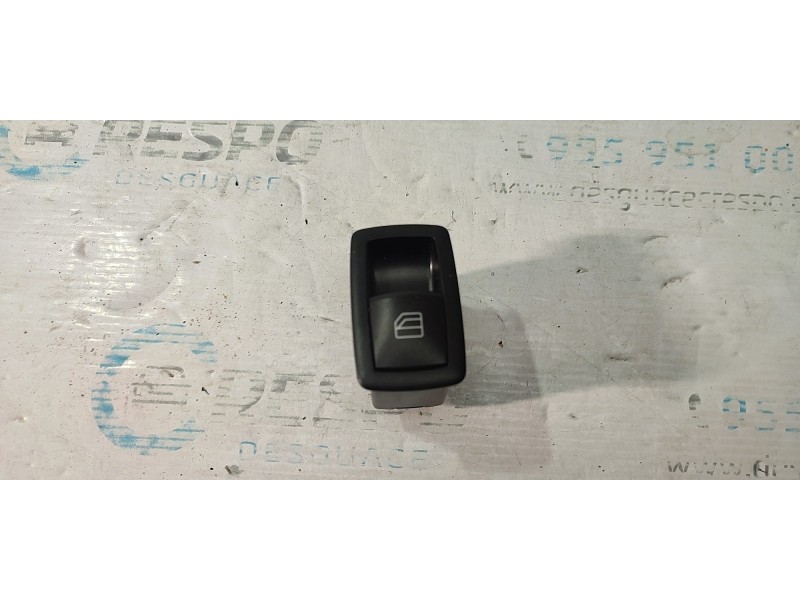 MANDO ELEVALUNAS DELANTERO DERECHO A2518200510  - imagen 1