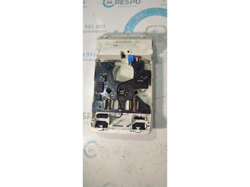 LUZ INTERIOR 8T0947135A  - imagen 2