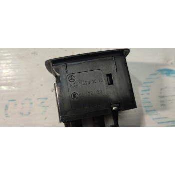 MANDO ELEVALUNAS DELANTERO DERECHO A2518200510  - miniatura 2