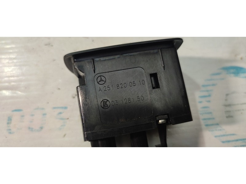 MANDO ELEVALUNAS DELANTERO DERECHO A2518200510  - imagen 2