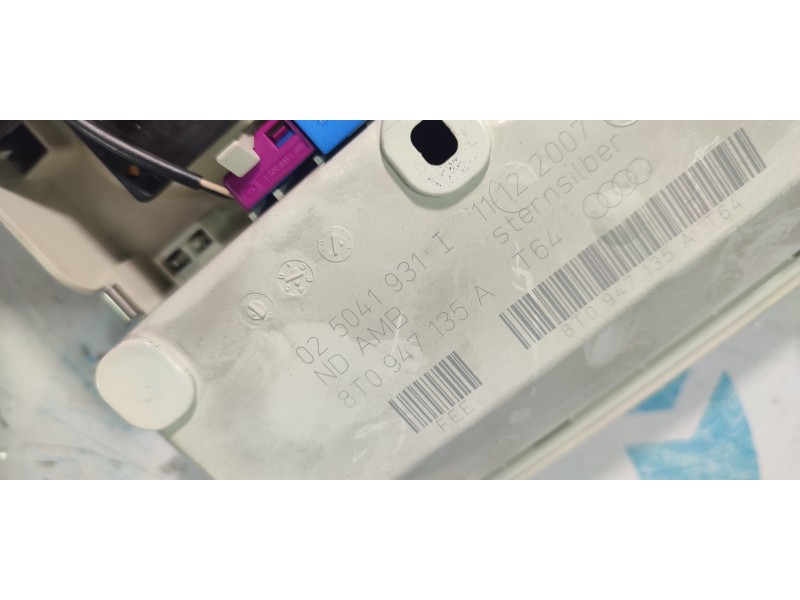 LUZ INTERIOR 8T0947135A  - imagen 3