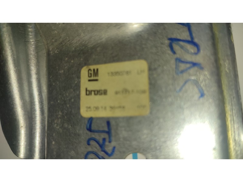 ELEVALUNAS TRASERO IZQUIERDO 13350761  - imagen 2