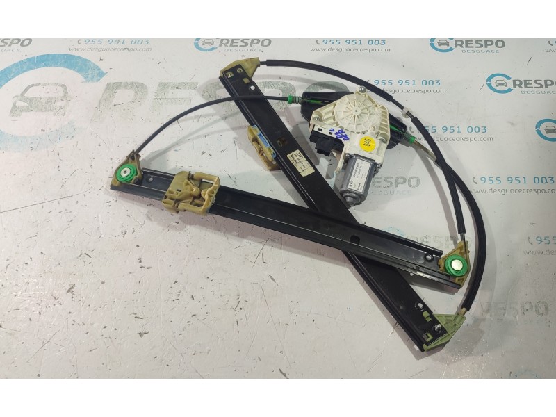 ELEVALUNAS DELANTERO DERECHO 8K0837462  - imagen 1