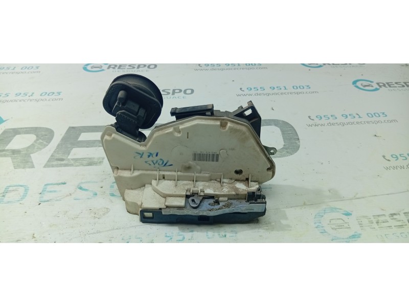 CERRADURA PUERTA TRASERA DERECHA 5K4839016B  - imagen 1