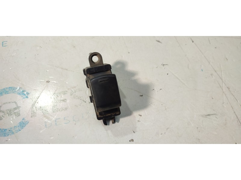 MANDO ELEVALUNAS TRASERO IZQUIERDO 25411JD000  - imagen 1