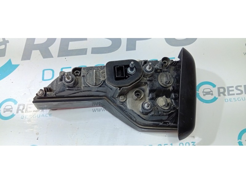 PILOTO TRASERO IZQUIERDO INTERIOR 8W9945075  - imagen 2