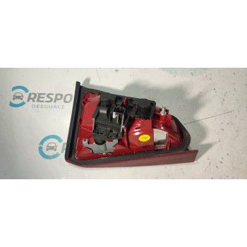 PILOTO TRASERO DERECHO INTERIOR 8K5945094  - miniatura 3