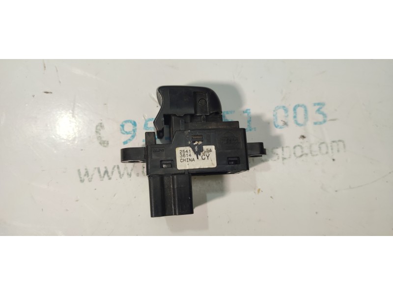 MANDO ELEVALUNAS TRASERO DERECHO  - imagen 2