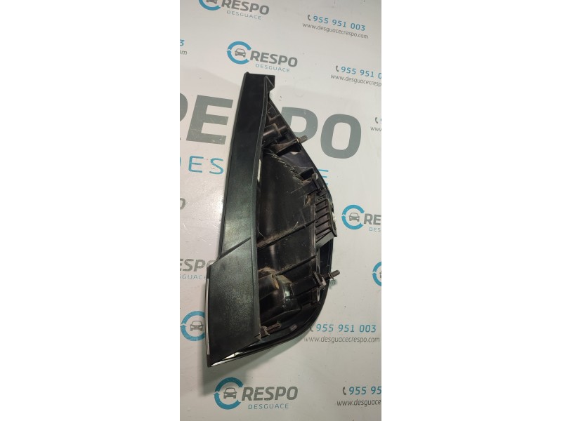 PILOTO TRASERO IZQUIERDO 265558940R  - imagen 2