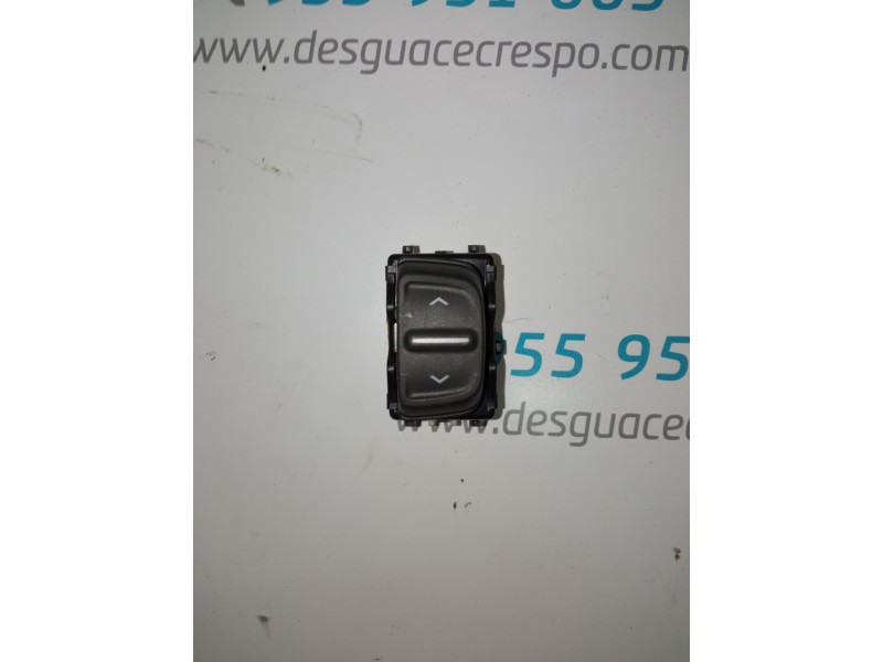 MANDO ELEVALUNAS DELANTERO DERECHO 254214937R  - imagen 1