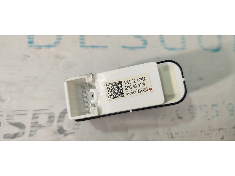 MANDO ELEVALUNAS DELANTERO DERECHO BBP366370B  - imagen 2