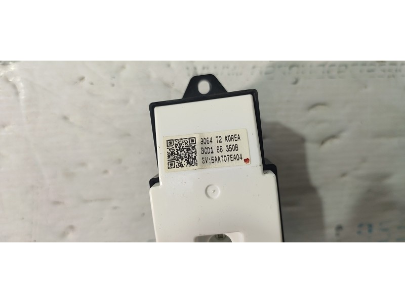 MANDO ELEVALUNAS DELANTERO IZQUIERDO BCD166350B  - imagen 2