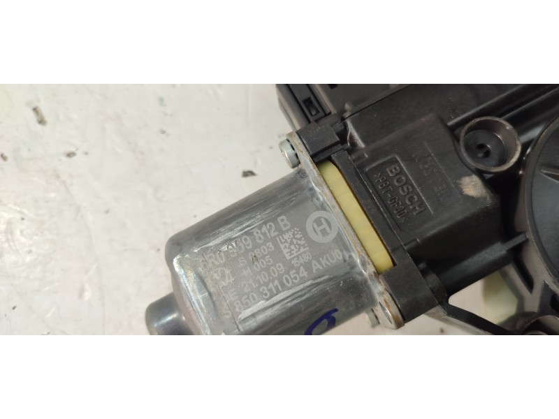 ELEVALUNAS TRASERO DERECHO 6R0959812B  - imagen 2