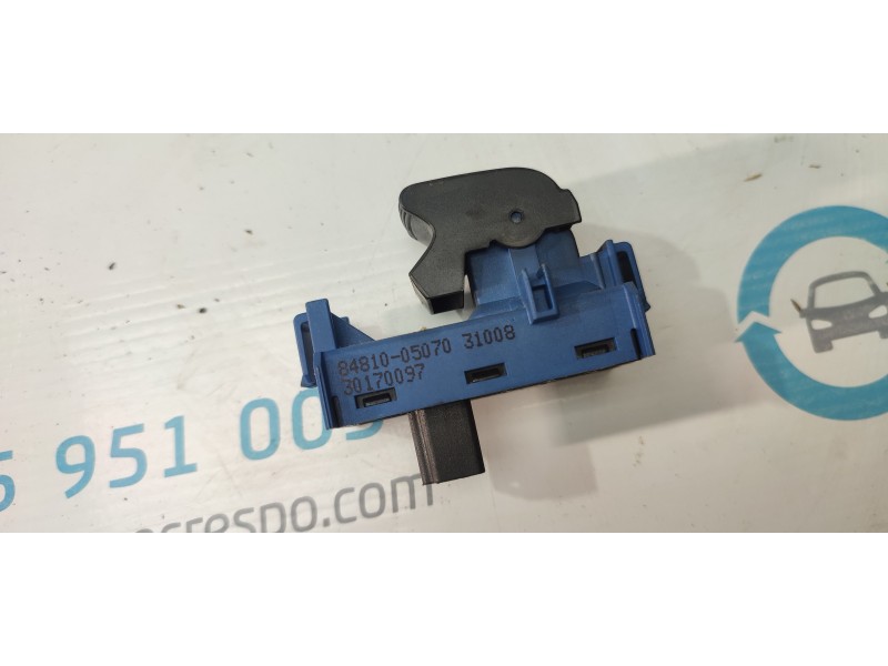 MANDO ELEVALUNAS TRASERO DERECHO 8481005070  - imagen 2